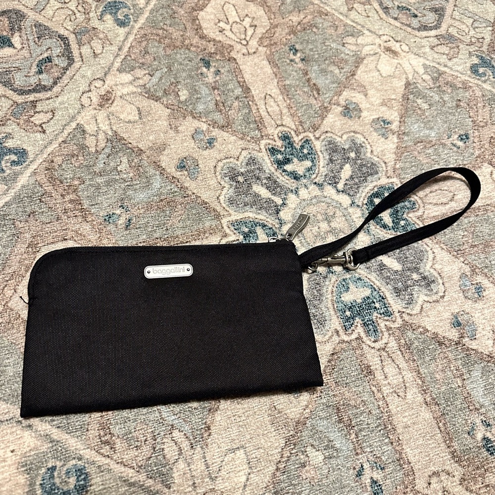 Baggallini RFID Wristlet Pouch with Card Slots Black